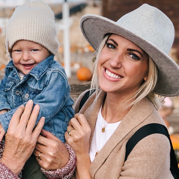 Meet your Posher, Ellie - Picture 1 of 1